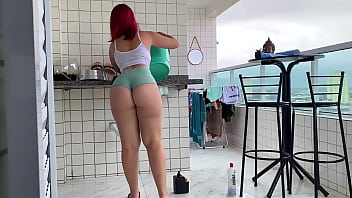 Chamei Essa Empregada Para Limpar Minha Casa, E Ela Ficou Assim Pra Mim, Fiquei Com Muito Tesão