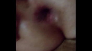 Incredibile! Il Culo Di Questa Vacca Si Bagna Come Una Figa