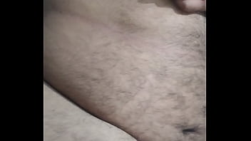 Gordo Enseñando Sus Tetas