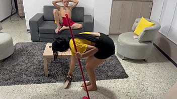 Mientras Mi Hermanastra Limpia La Casa, Empieza A Seducirme Con Su Rico Culo. H.l. - anal, cum, sex, teen, latina, sexy, ass, real, amateur, homemade, squirt, big-ass, amateurs, big-tit - Video 351348