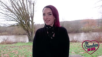 Clochette, Timide Mais Très Coquine, Baise Avec Deux Mecs