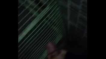 Batendo Uma Na Rua - punheta, gozando, batendo-punheta - Video 405961