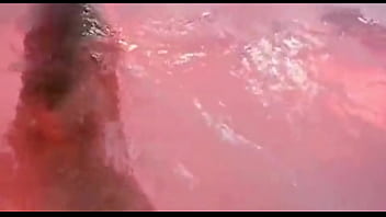 Sozinho Na Banheira De Hidromassagem