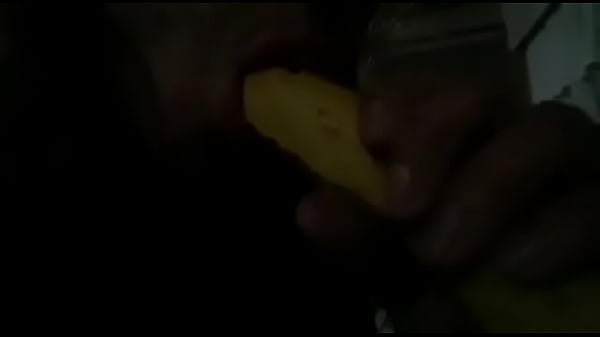 Esposa Chupa Banana Para Su Amante