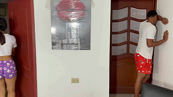 Juego Con Mi Pequeña Hermanastra Alas Escondidas, Y Termino Dandole La Follada De Su Vida 1pt