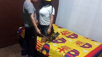 Encontre A Mi Madrastra Grabandose Eroticamente En Mi Departamento, Luego Me Pidio Ayuda Para Completar El Video!! Porno Real Casero. 1