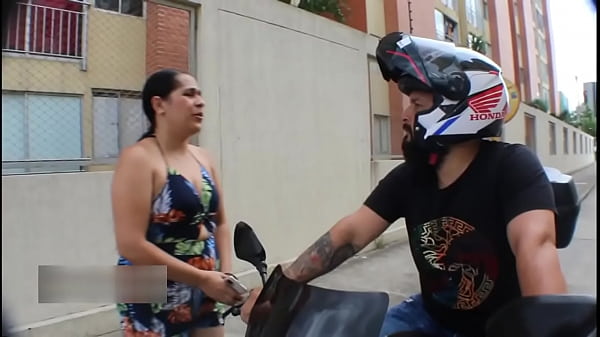 Perra Desconocida No Tiene Dinero Me Paga El Transporte Con Una Gran Follada - Porno En Español