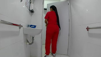 Camara En El Baño Capto Enfermera Meando