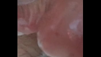 Cachondo, Me Meto El Dedo En El Culo, Estando En La Ducha.