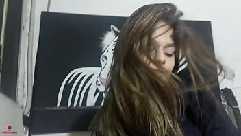 Una Rica Cogida Con Mi Hermanastra Mientras Toma Una Siesta. H.l.