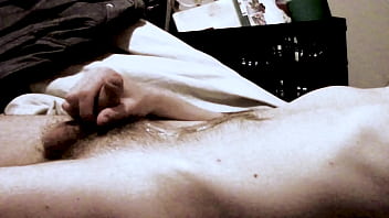 Twink' Quick Wank And Cum