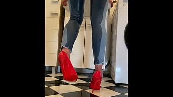 Desperate Wetting My Jeans And In My Sexy Red Highheels And Play With - blonde, jeans, milf, amateur, homemade, high-heels, legs, fetish, housewife, piss, new, hotwife, ger - Video 316504