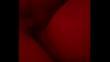 Sentada Gostosa No Quarto Vermelho