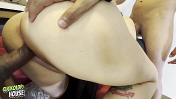 Mulher Casada Com Fogo Na Buceta Faz Sexo Com Outros Homens Acompanhada Do Marido