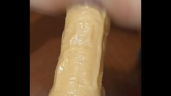 Disfrutando Dildo Monster
