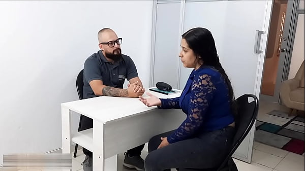 Llegando Un Buen Trato Con El Director Del Colegio De Mi Hijastra, Hice Que Me Follara A Cambio Que No La Echara Del Colegio - Porno En Español