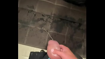Davidhugeballs - Pissing, Pee, Piss, Peeing, Publicpissing, Menpissing - Pissing - 2025 - Intense - Experience - Video 344627