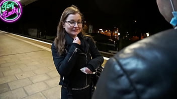 Deutscher Tinyemily Von Kontrolleur Der Bahn Gefickt Und Fotze Besamt