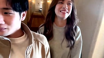 part1 【男の大好物「嫌と言えない女」_真っ昼間から淫らな性交】顔もカラダもエロさも完璧なモデル級ギャルと、街中で密着イチャLOVEデート_断れない優しい性格につけ込んで、ホテルで濃密に何度も中出しSEX！イヤラシイ舌でねっとり丁寧に舐め上げるスローフェラチオ！極上プロポーションを味わう至極の立ちバック！8頭身の華奢な身体が壊れる程の超ピストンで連続絶頂！