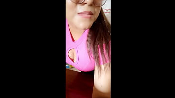 Se Me Ocurrio Ir A Visitar A Mi Mejor Amigo A Su Lugar De Trabajo. El Estaba En Su Oficina De Consultoria Y Me Puse A...