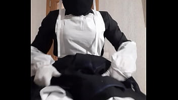 Victorian Maid Masturbates