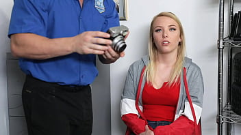 Blonde Teen Dixie Lynn Getting Caught Pocketing Merchandise From The Store - Perp4k