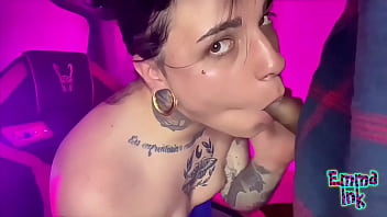 Vizinho Hétero Ganha Boquete E Anal Da Sua Vizinha Trans