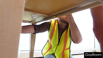 Service Tech Services A Customer' Fat Cock In The Shower