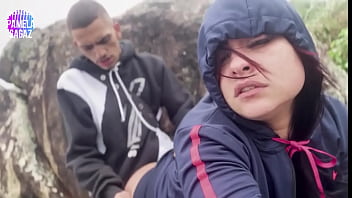 Novinho Maceta Rabuda Na Praia Na Frente De Todos