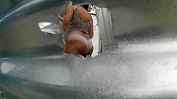 Camara Graba En Vestidor De Playa A Latina Sexy(pervertido Grabando)