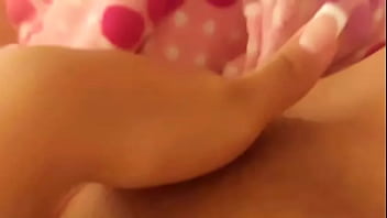 Desperté Muy Cachona Y Metí Todos Mis Dedos En Mi Vagina Extrecha Y Caliente