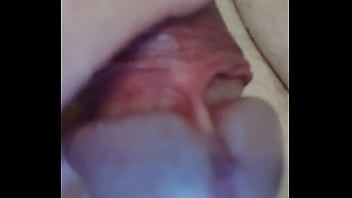 Kalle Mit 2 Mega Großen Schwänzen Und Ein Hohlplug Im Anus, Und Dabei Wichst Er Seinen Schwanz