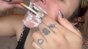 Curvy With Eco Toothbrush