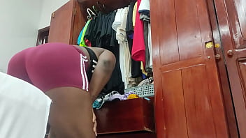 Dama Voluptuosa Atrapada En El Calor De Su Hogar (milf)