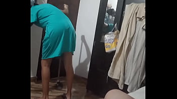 Veo A Mi Hermanastra Provocativa Y Entro A Su Habitación Para Meterle Los Dedos. No Pude Penetrarla