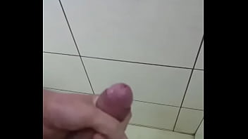 Punheta Em Camera Lenta - cum, solo, banho, punheta, gozando, masturbacao, camera-lenta - Video 306687