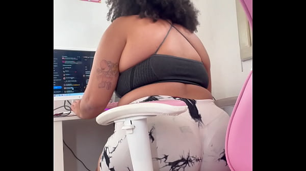 Bbw Working On Pc And Farting On Short White Leggings