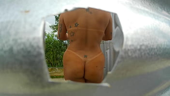 Mujer Grabada En Cabina Al Aire Libre(culona)