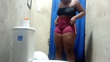 Camara Amateur En El Baño De La Sirvienta