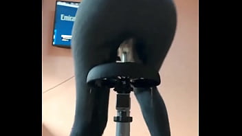 Don_t Interrupt Your Workout ?#wetpants #pissing #pee #piss #pantswetting #workout #bicycle #blonde #wet #femaledesper...