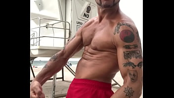 Flexing At Beach - tan, tattoo, fit, italian, ripped, flexing, beach-body - Video 327884