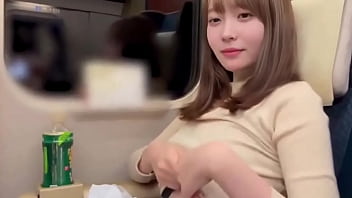 Muestra Sus Tetas En El Tren