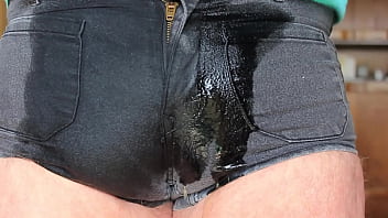 H_m-shorts Werden Von _turnhoeschen_ Mehrfach Nass