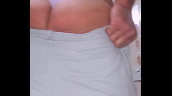 Adoro Usar Calcinhas Apertadas E Fio Dental. Adoro Sair De Casa Assim. A Bunda Entra Apertado Nas Bermudas. Será Que Meu Bumbum é Gg?