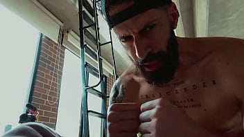 Polvoeres - Sexo Salvaje Y Mensajes Motivaciones Desde El Apartamento De Cipriani