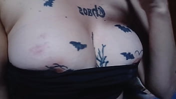 Seios Deliciosos E Tatuados