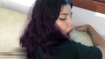 Hermosa Hermanastra Latina Hace Una Mamada Sensual Y Ruda Hasta Que Se Lo Traga Todo, Todo..!