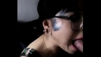 Itza Contreras Metiendose Gran Verga En La Boca