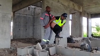 Liberou Na Obra Com Trabalhador Casado