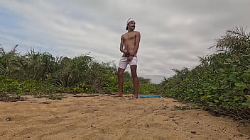 Punheta E Gozada Na Praia